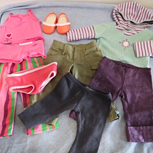 Lot of American Girl Clothes - Picture 1 of 5